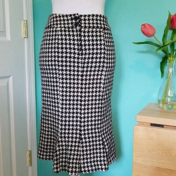Fit and Flare Houndstooth Skirt - Picture 4 of 6